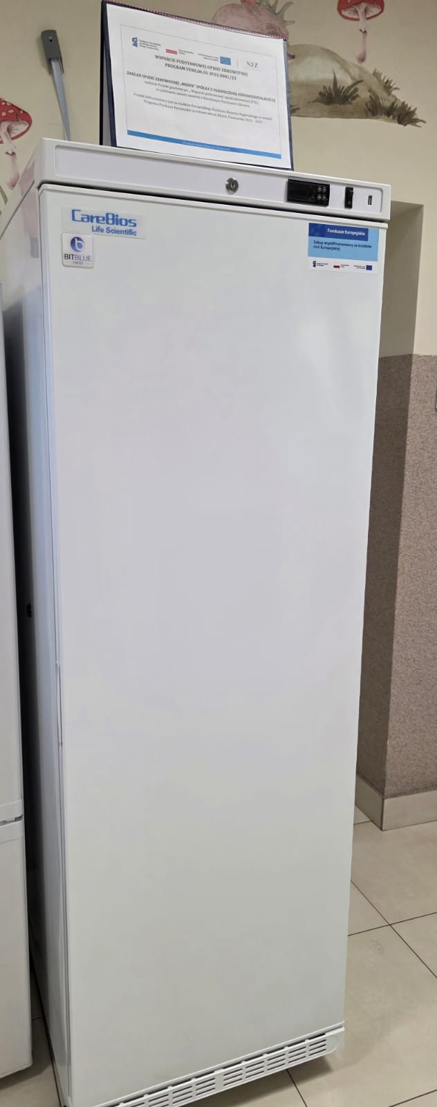 Lod&oacute;wka z monitoringiem temperatur